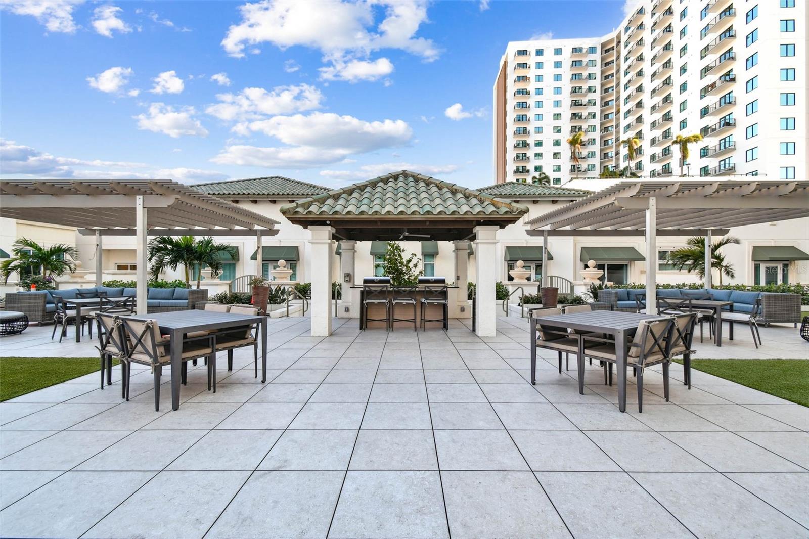 450 KNIGHTS RUN AVE #2102