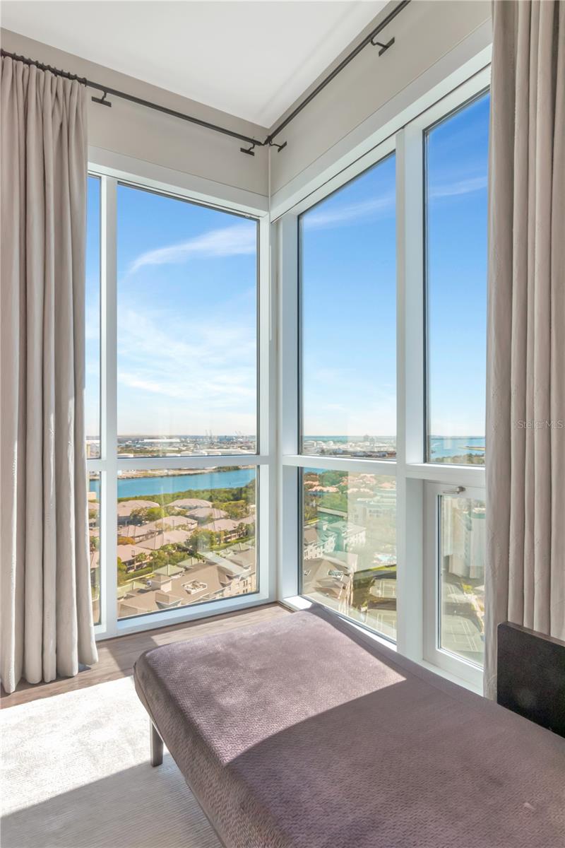 450 KNIGHTS RUN AVE #2102