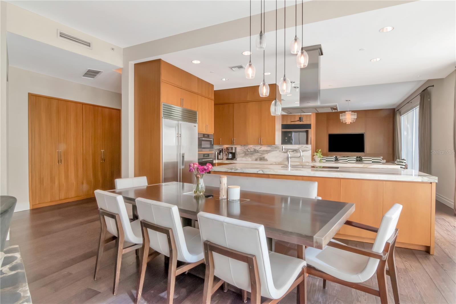 450 KNIGHTS RUN AVE #2102