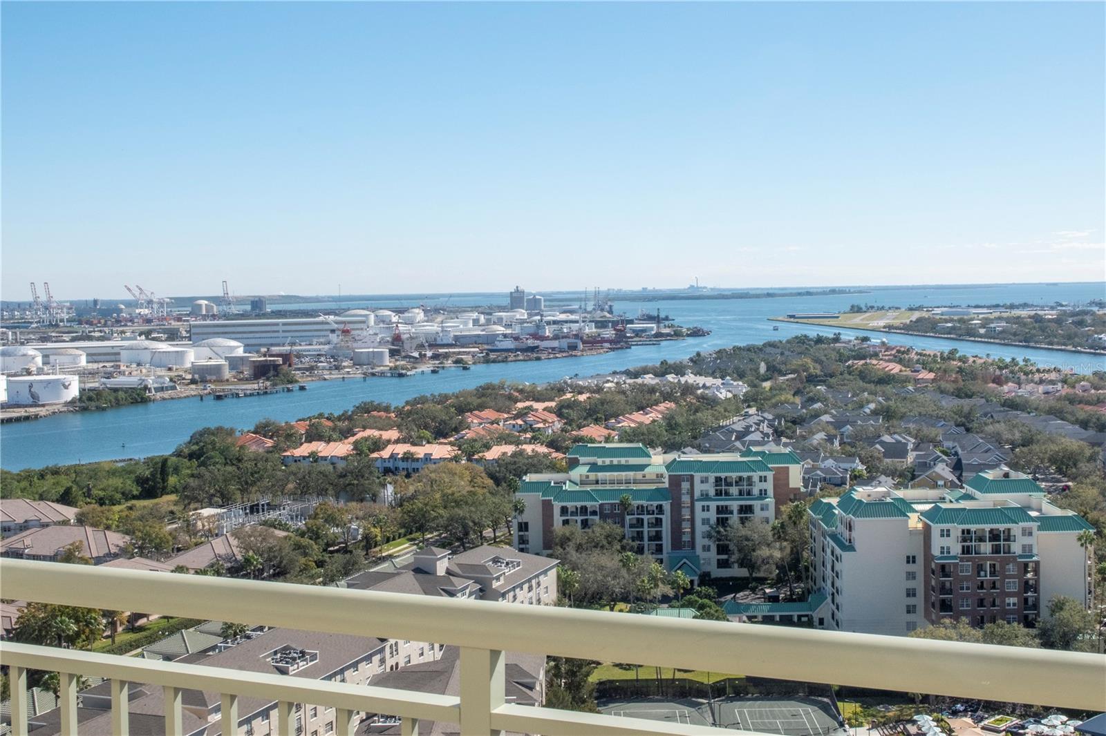 450 KNIGHTS RUN AVE #2102