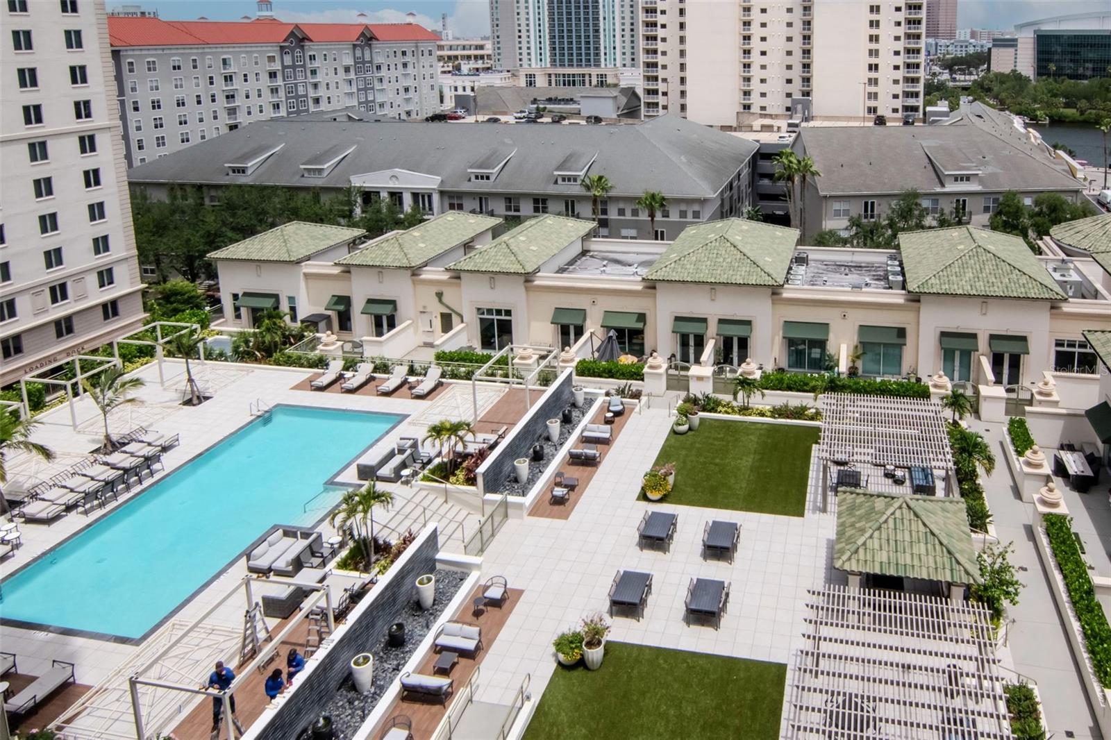 450 KNIGHTS RUN AVE #2102