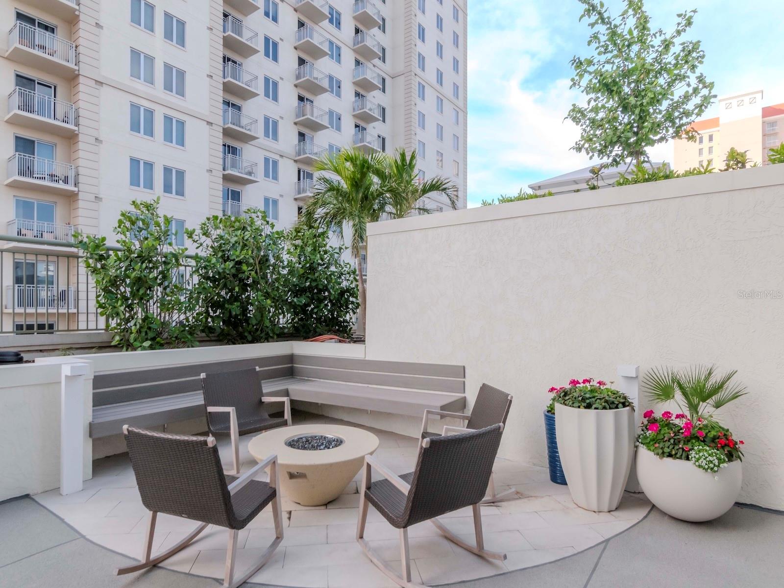 450 KNIGHTS RUN AVE #2102