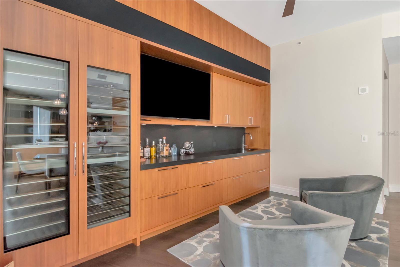 450 KNIGHTS RUN AVE #2102