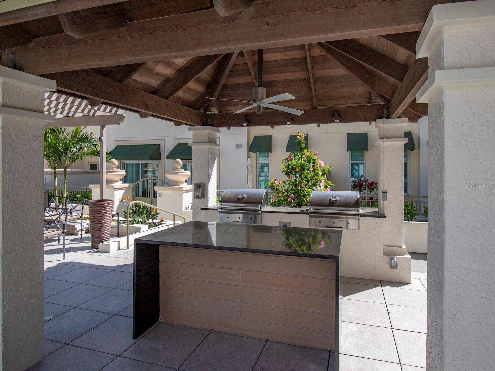 450 KNIGHTS RUN AVE #2102