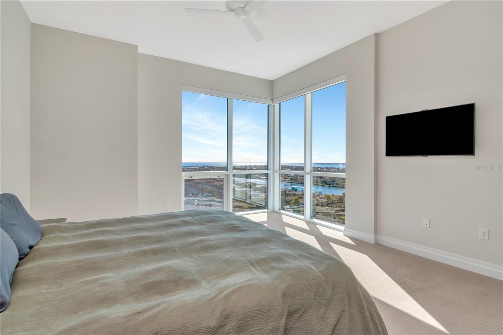 450 KNIGHTS RUN AVE #2102