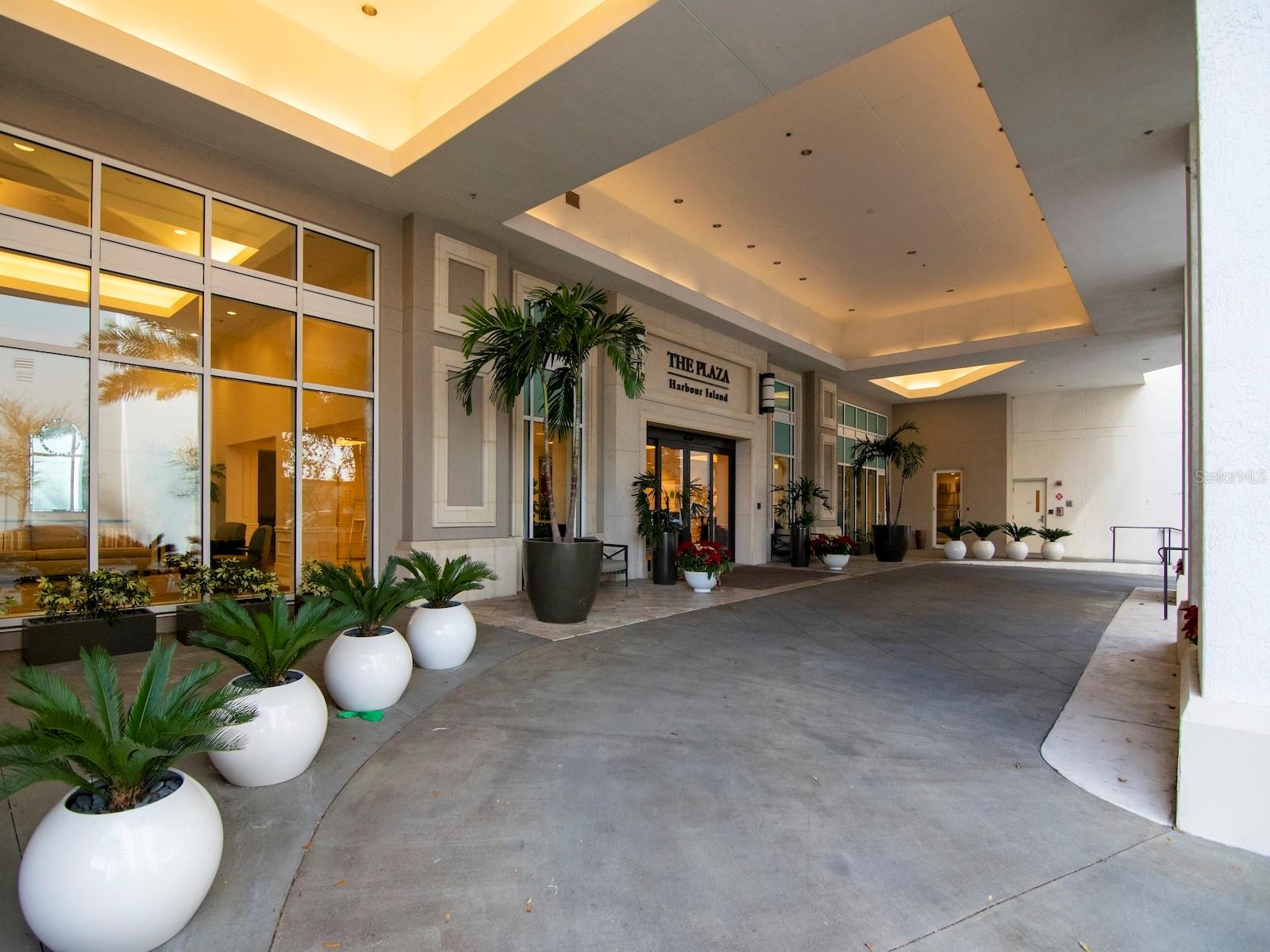 450 KNIGHTS RUN AVE #2102