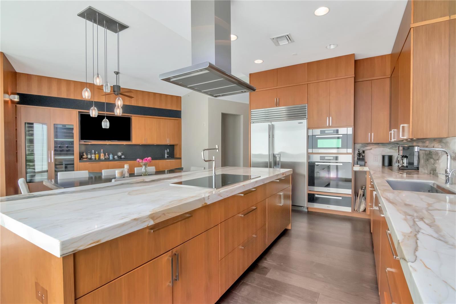 450 KNIGHTS RUN AVE #2102