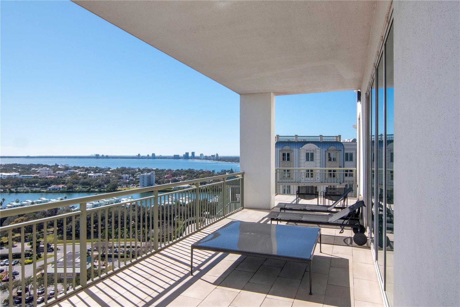 450 KNIGHTS RUN AVE #2102