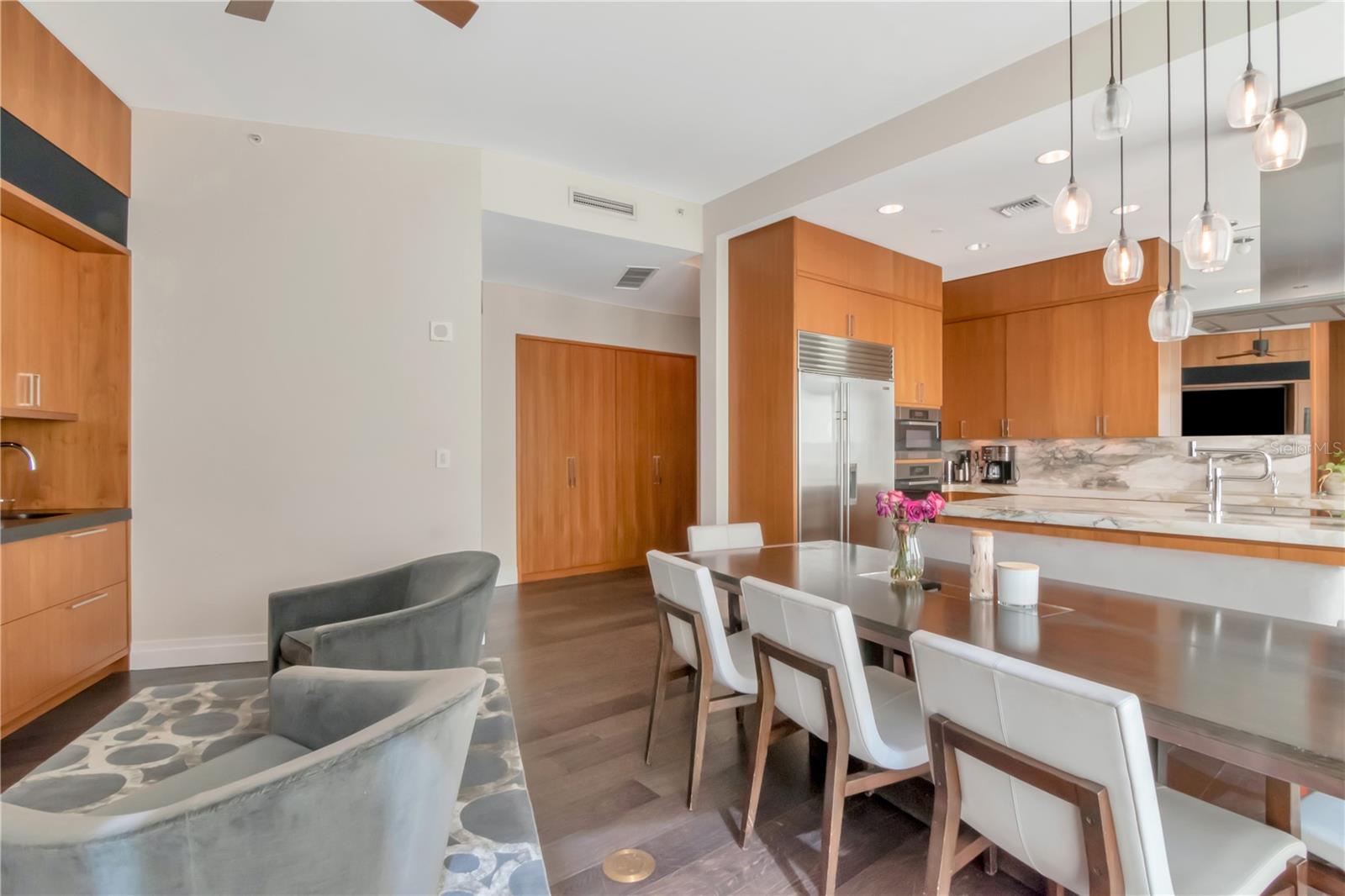 450 KNIGHTS RUN AVE #2102