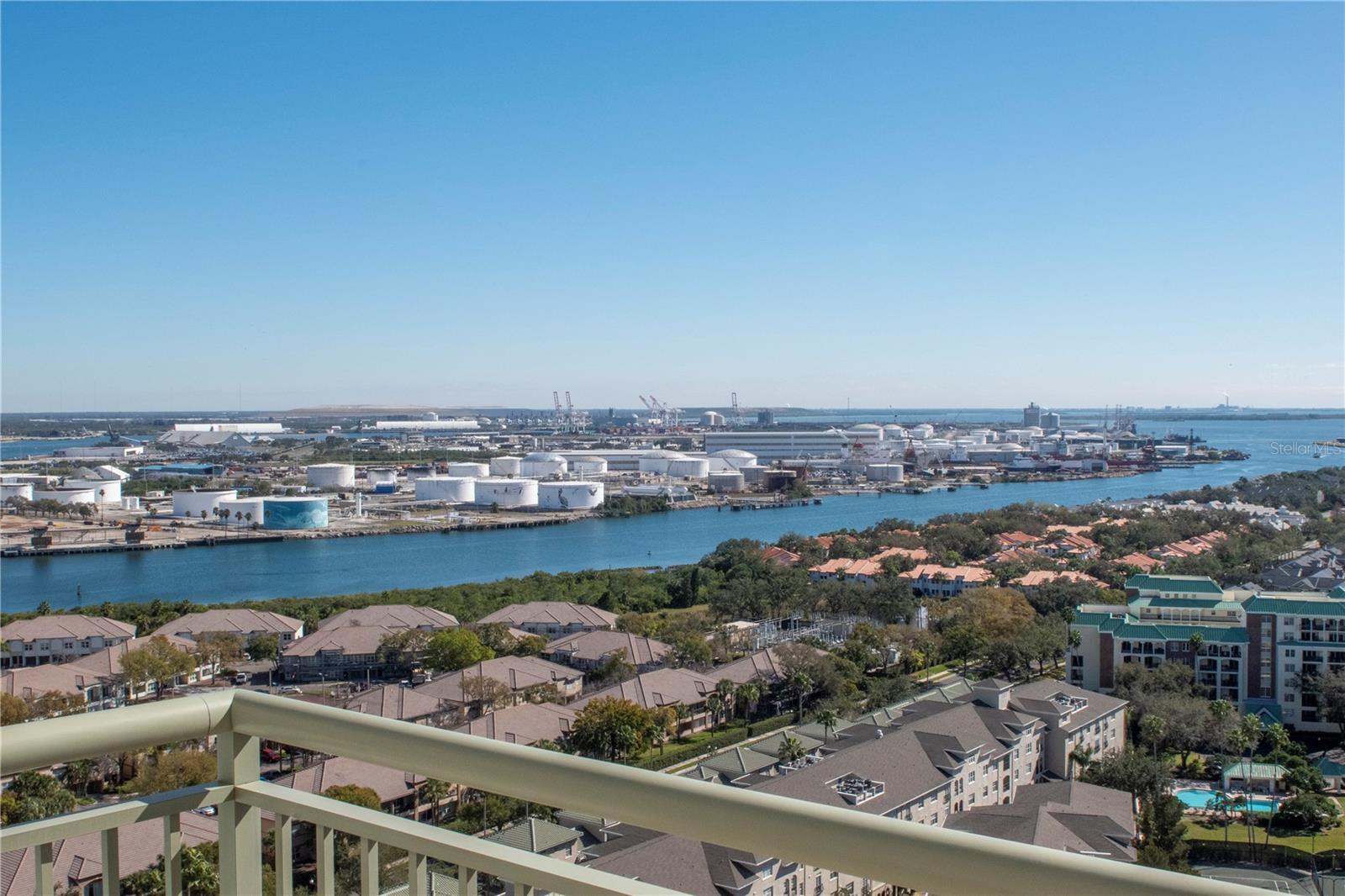 450 KNIGHTS RUN AVE #2102