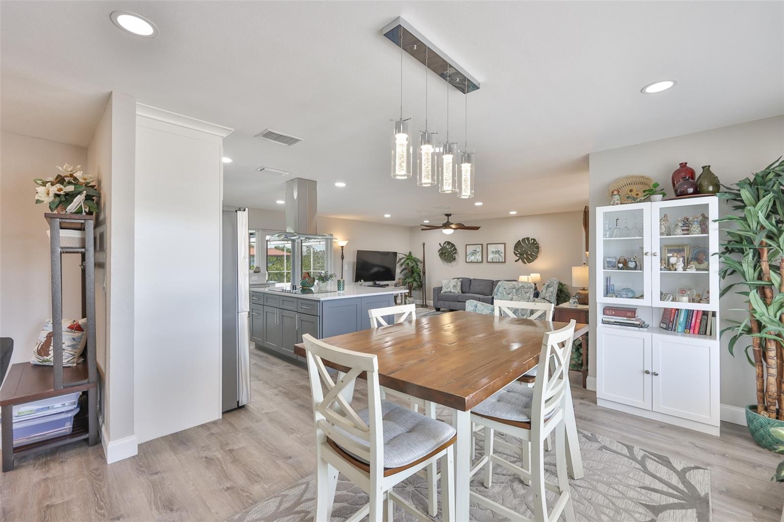 6518 SENEGAL PALM WAY