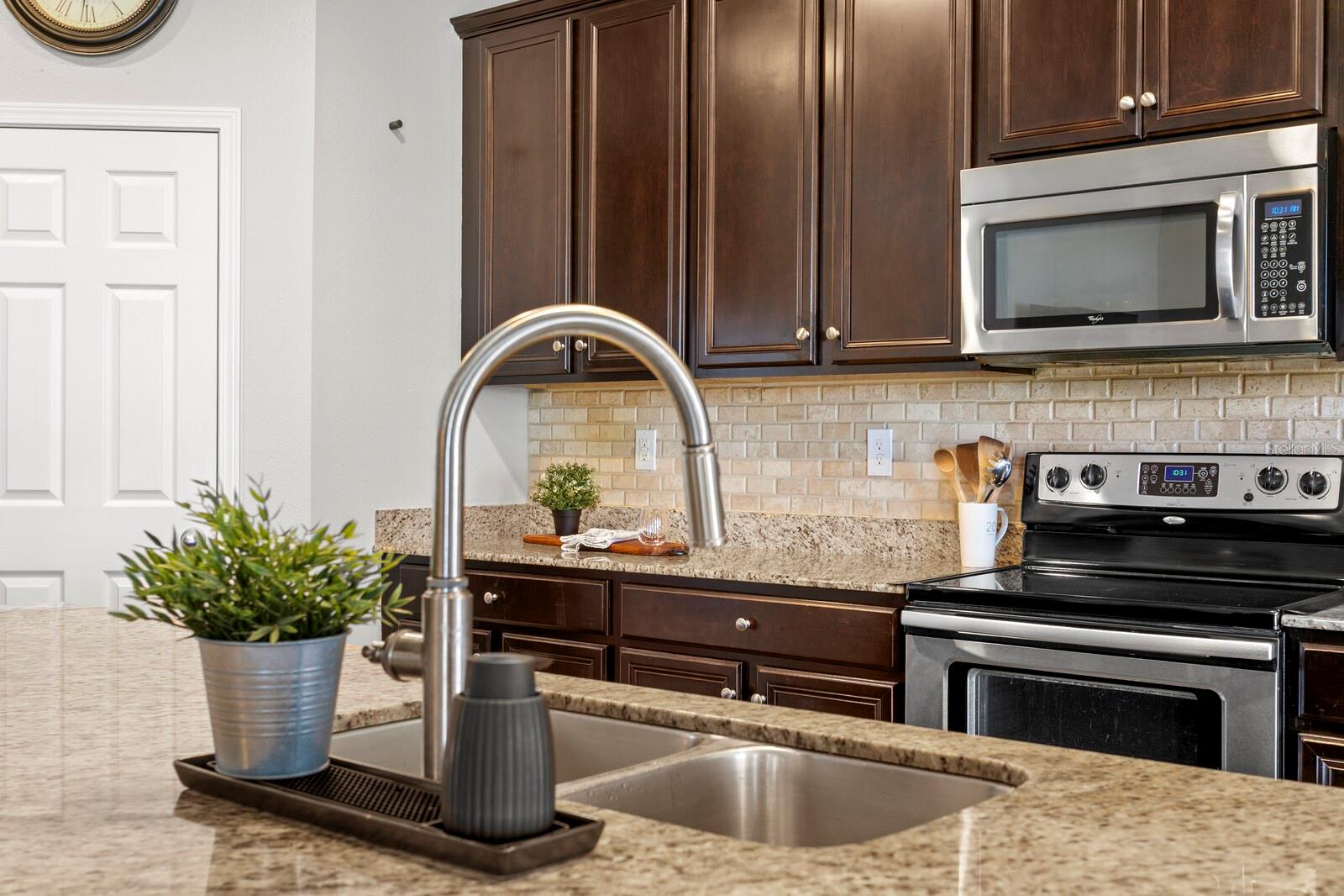 2839 MAPLE BROOK LOOP