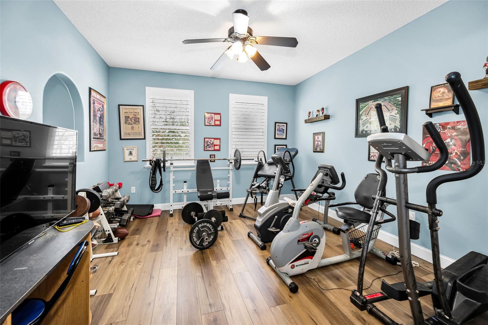 24809 HYDE PARK BLVD