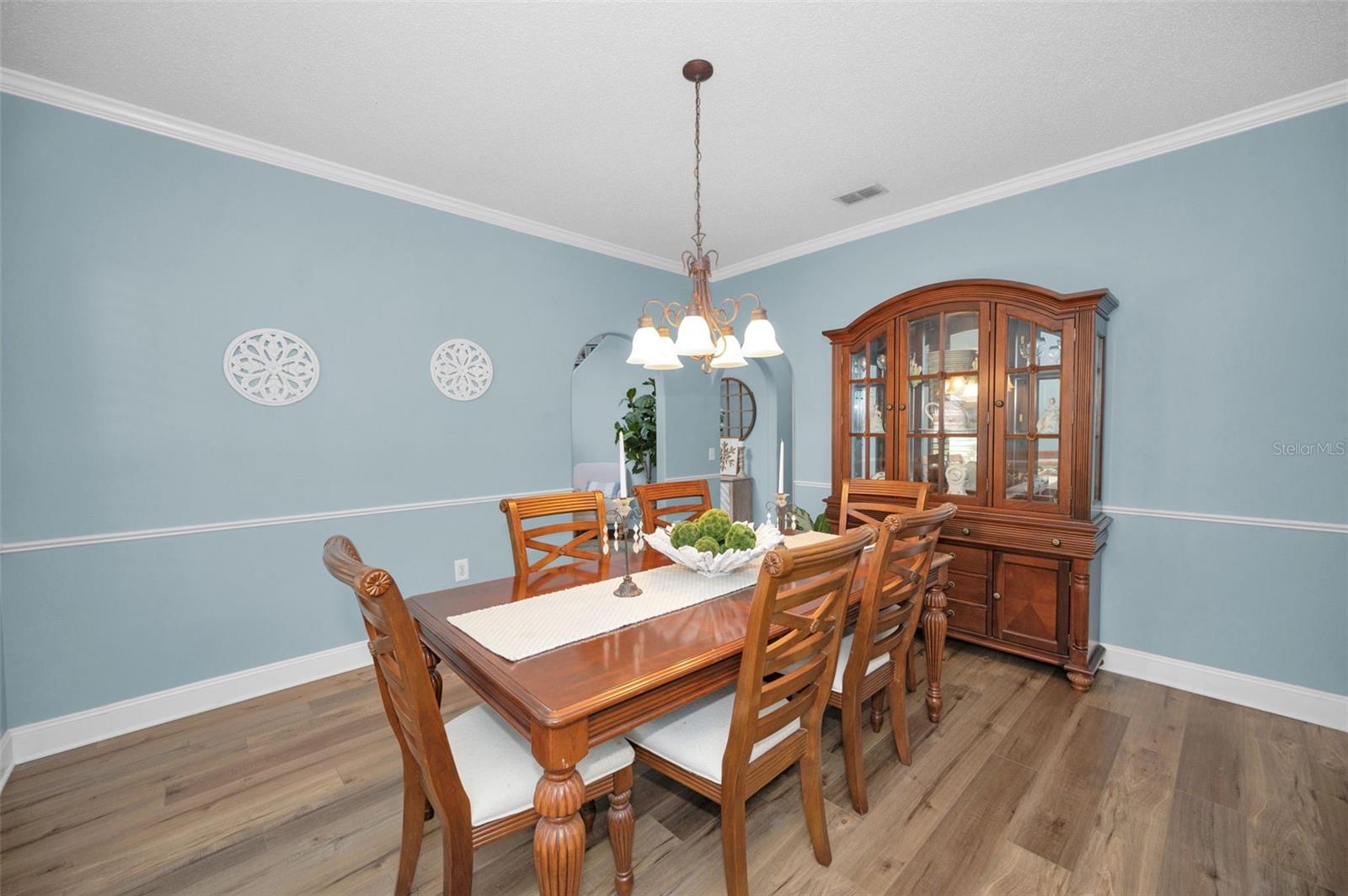 24809 HYDE PARK BLVD