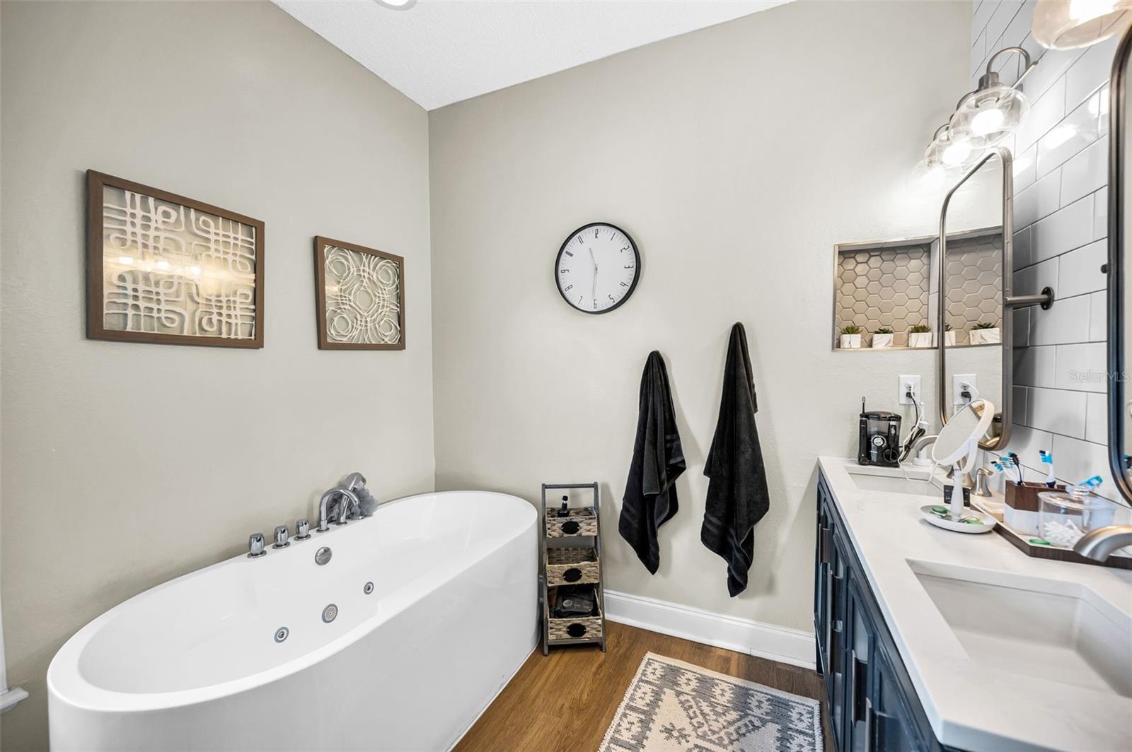 24809 HYDE PARK BLVD