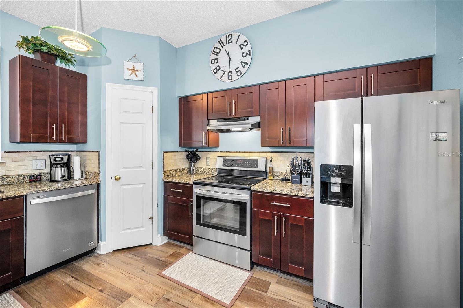 24809 HYDE PARK BLVD