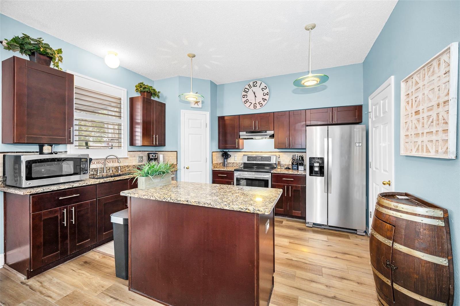 24809 HYDE PARK BLVD