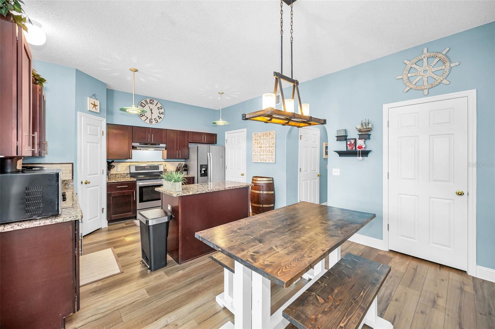 24809 HYDE PARK BLVD