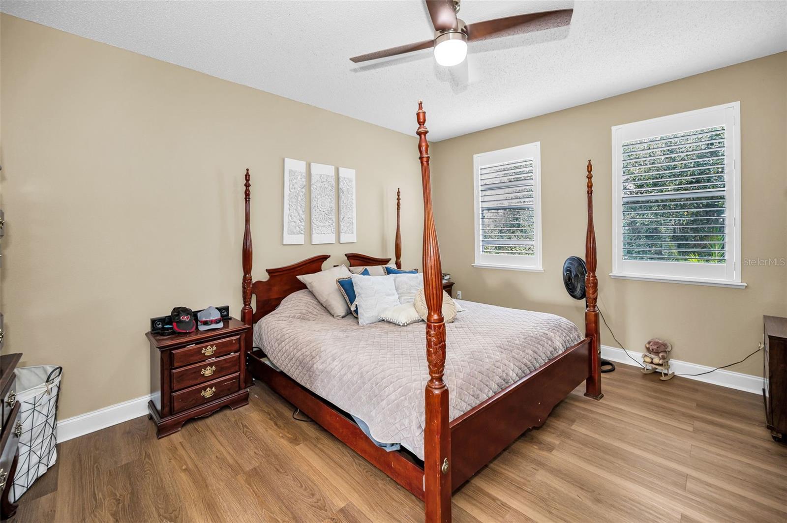 24809 HYDE PARK BLVD