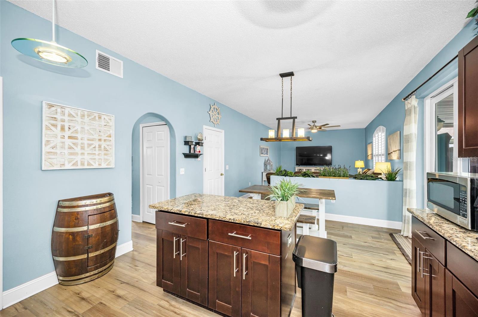 24809 HYDE PARK BLVD