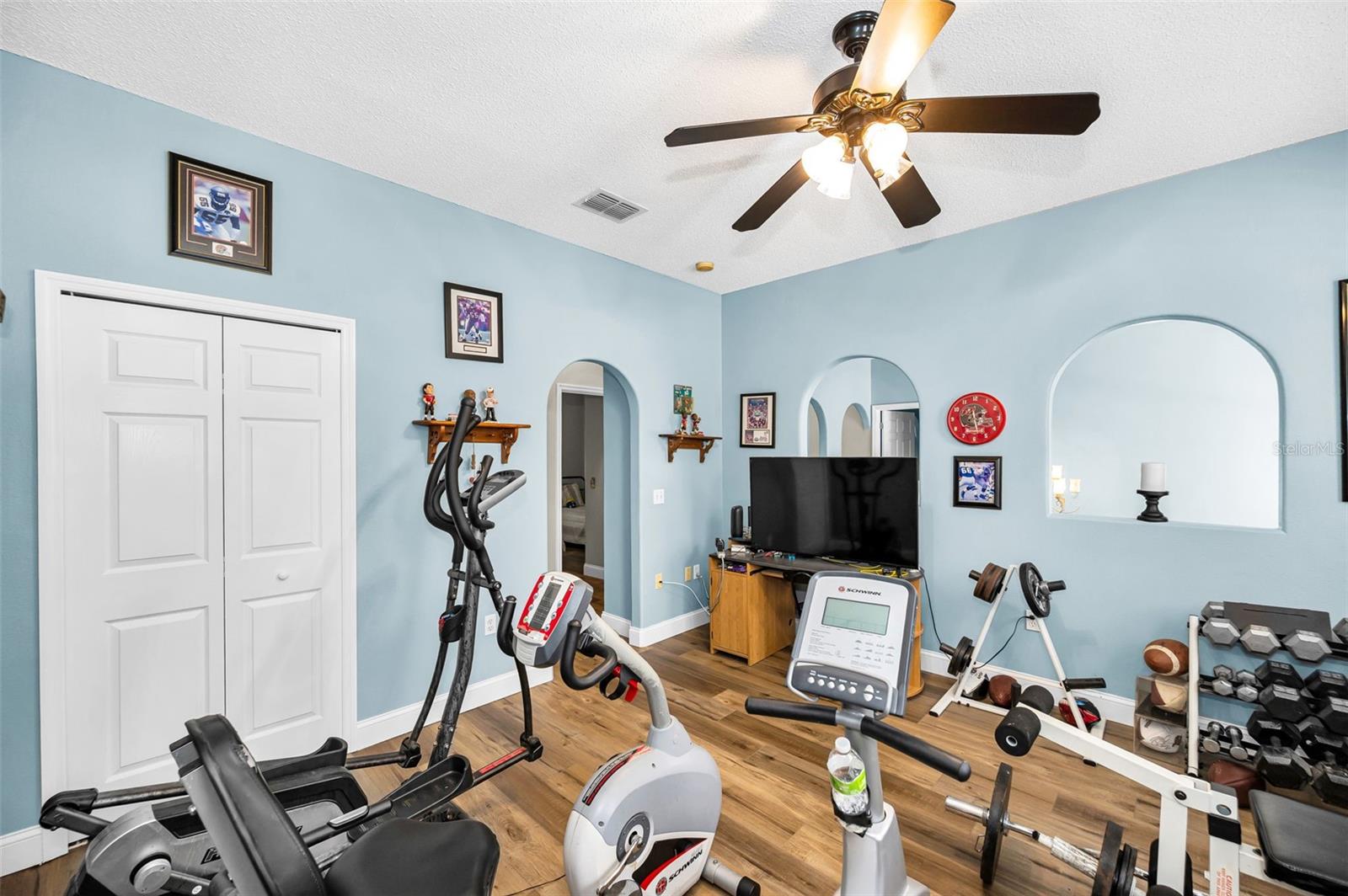 24809 HYDE PARK BLVD