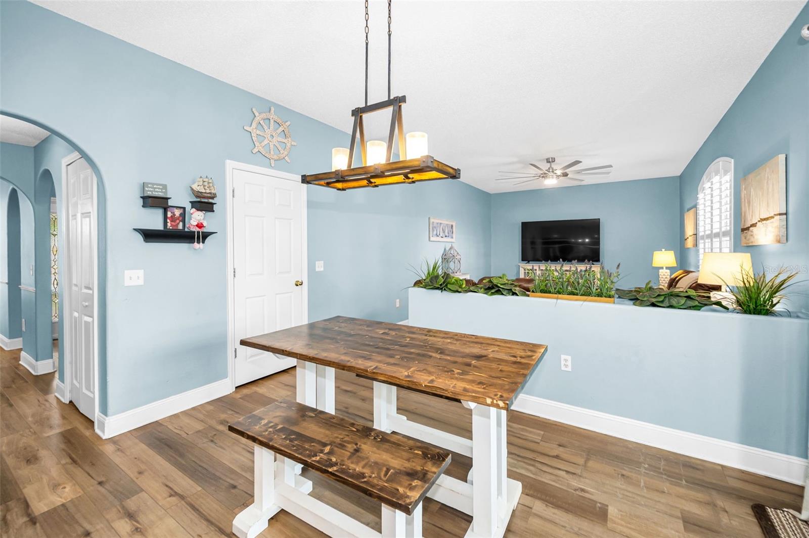 24809 HYDE PARK BLVD