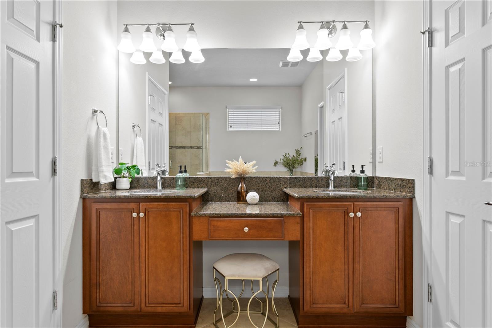 3205 MAJESTIC VIEW DR