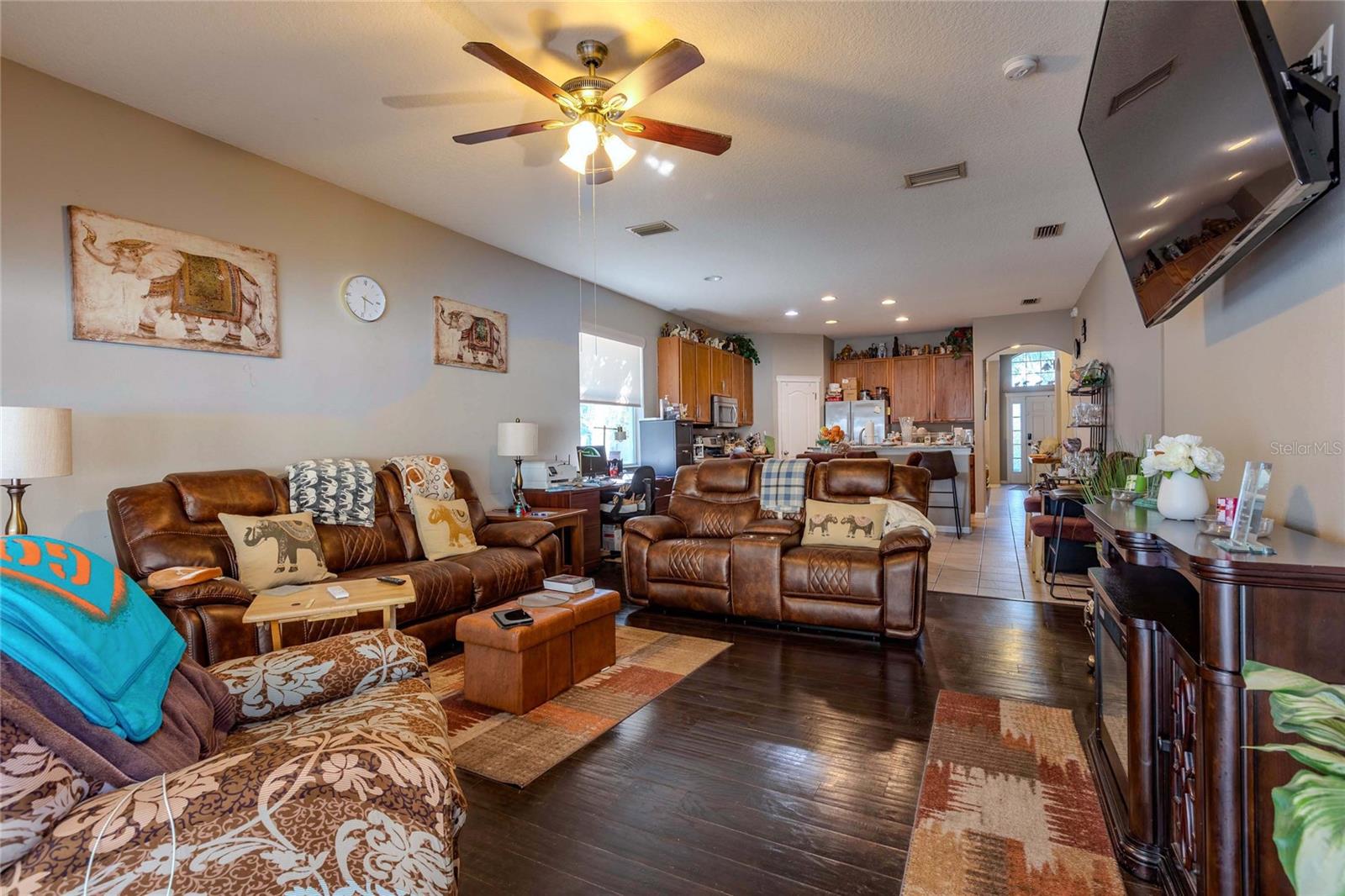 6803 GUILFORD CREST DR