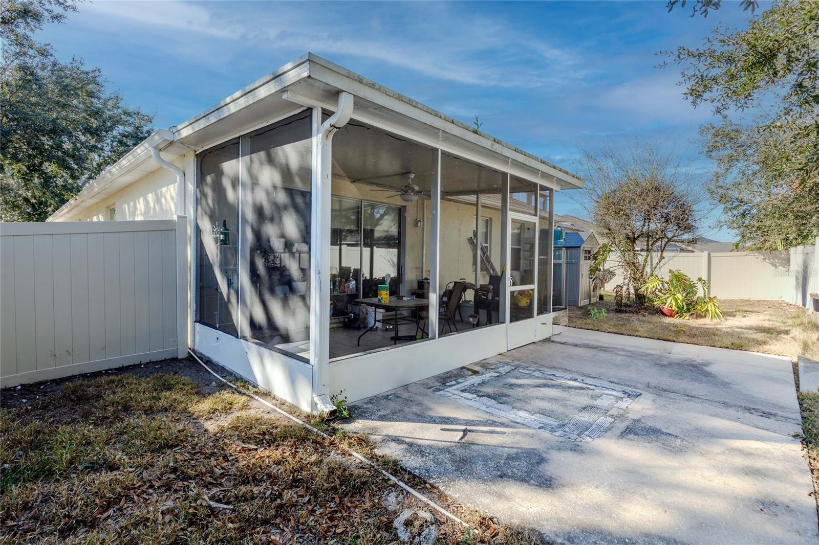 6803 GUILFORD CREST DR