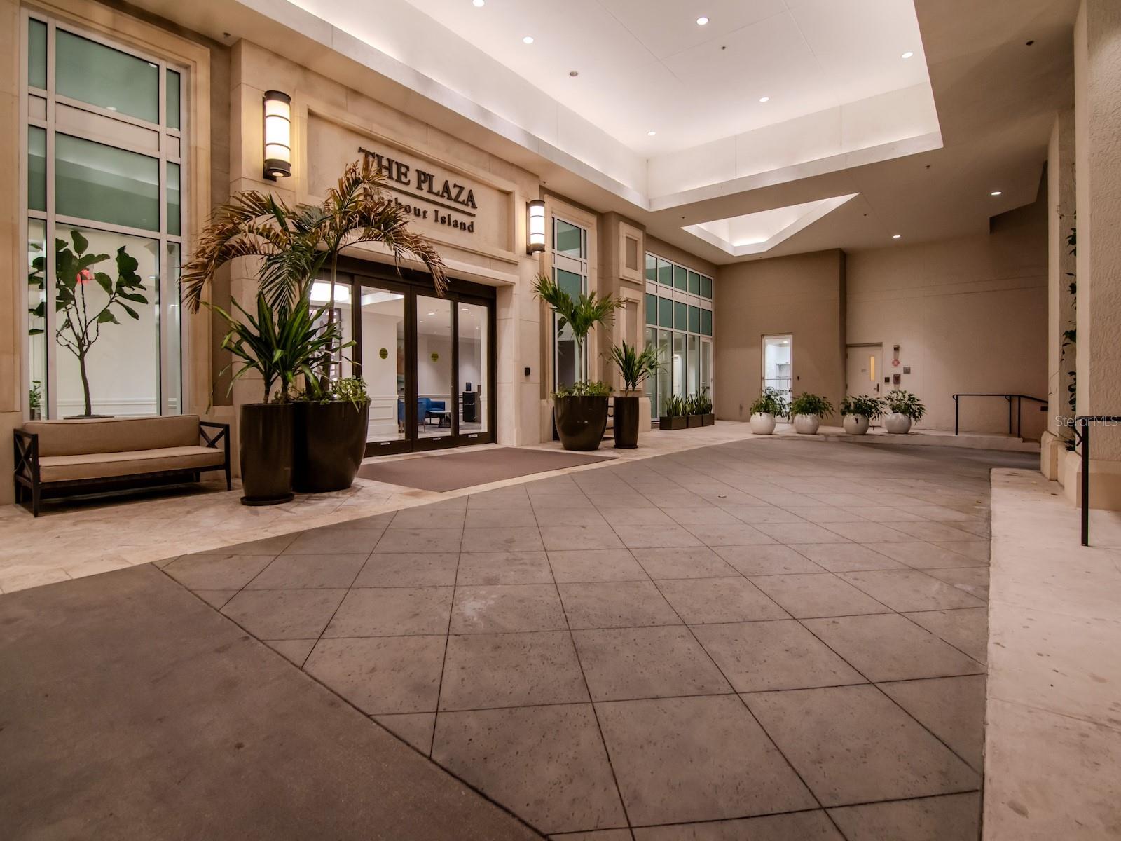 450 KNIGHTS RUN AVE #1706