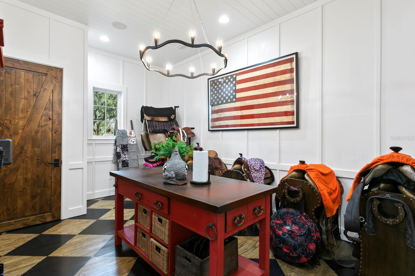 10101 TARPON SPRINGS RD