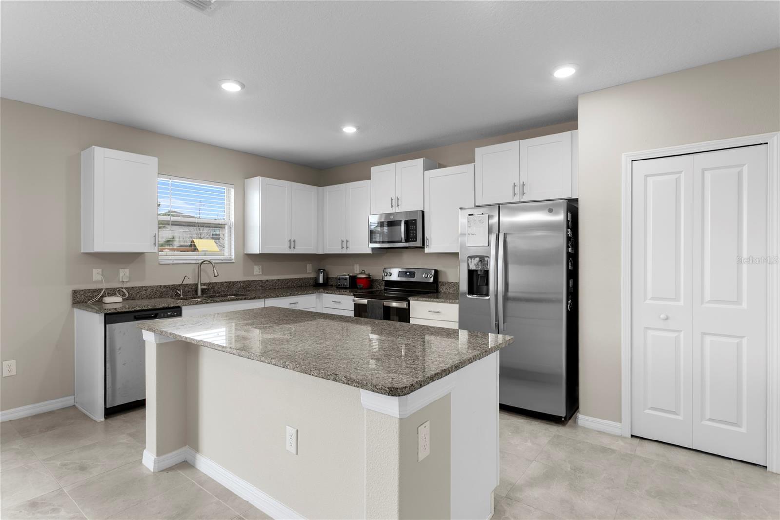 7109 PARADISE ISLAND CT