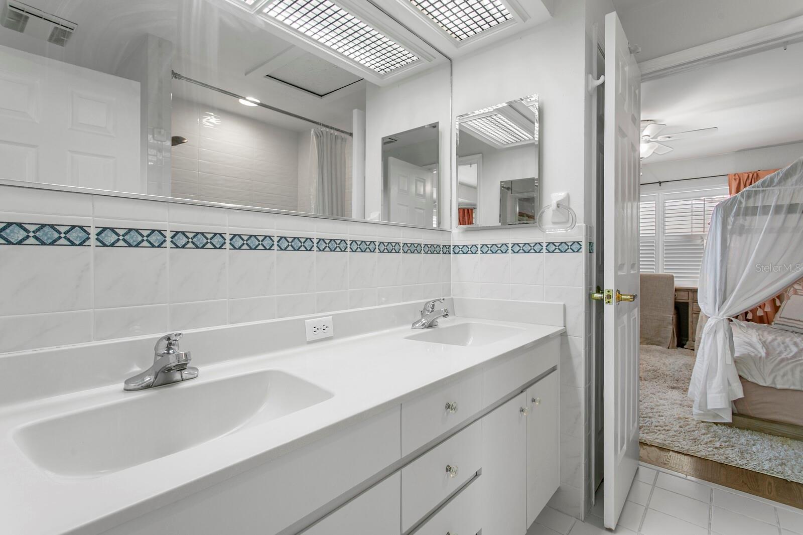 3915 SNAPPER POINTE DR