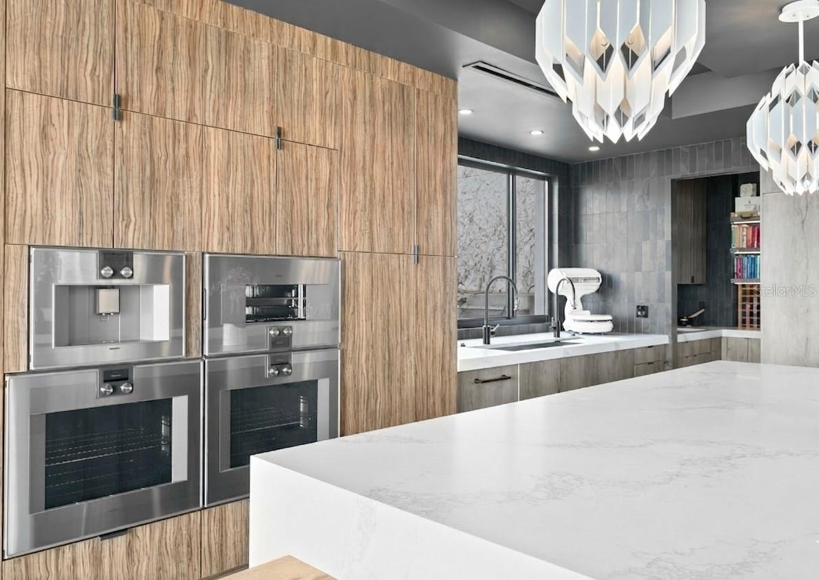 2619 BAYSHORE BLVD #200