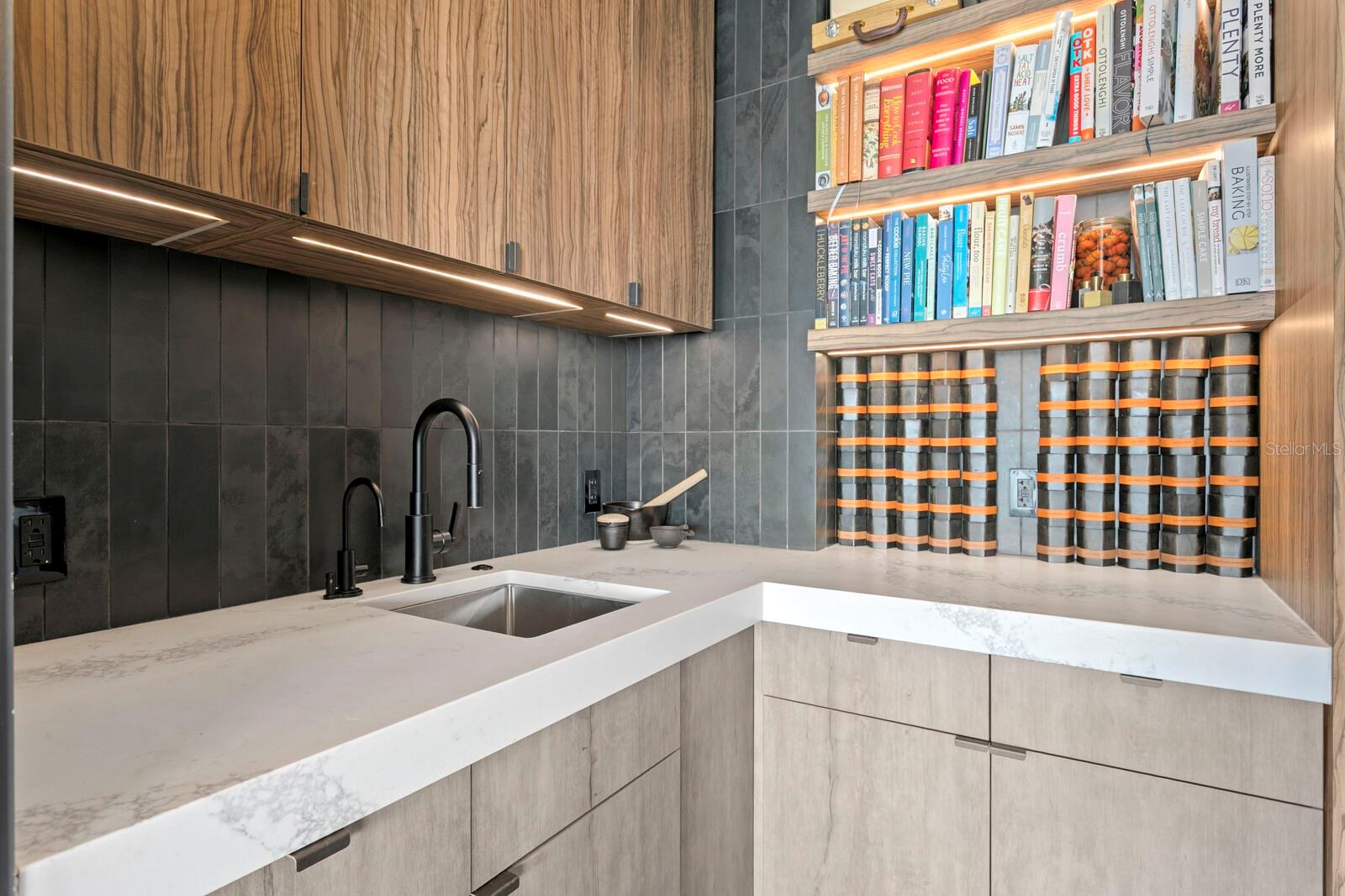 2619 BAYSHORE BLVD #200