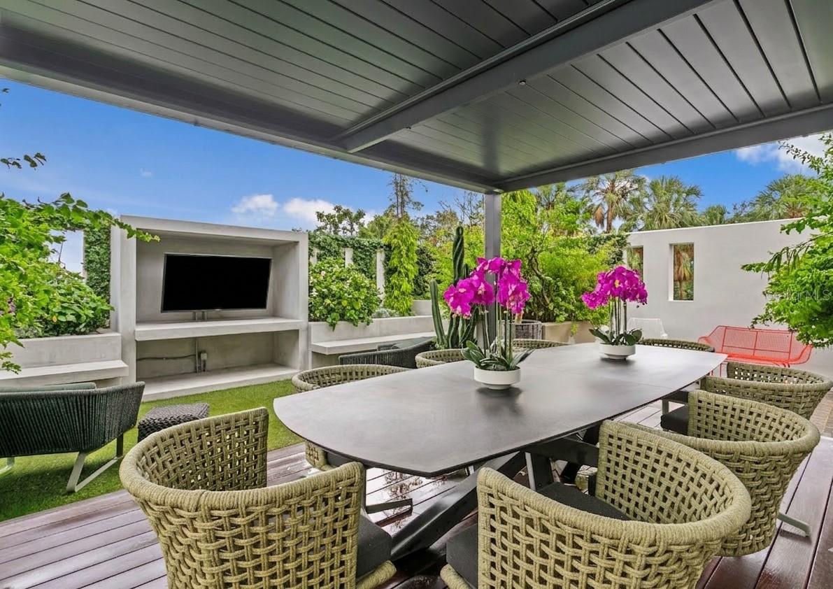 2619 BAYSHORE BLVD #200