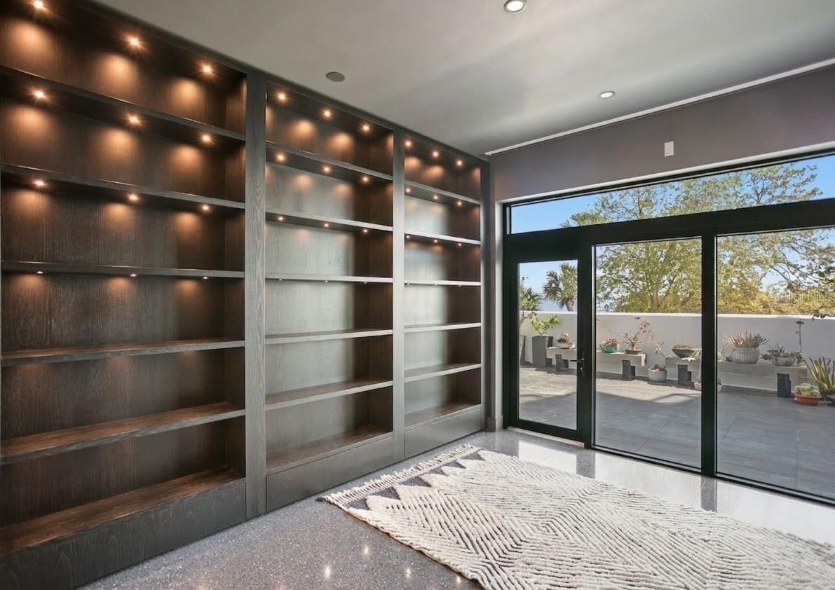 2619 BAYSHORE BLVD #200