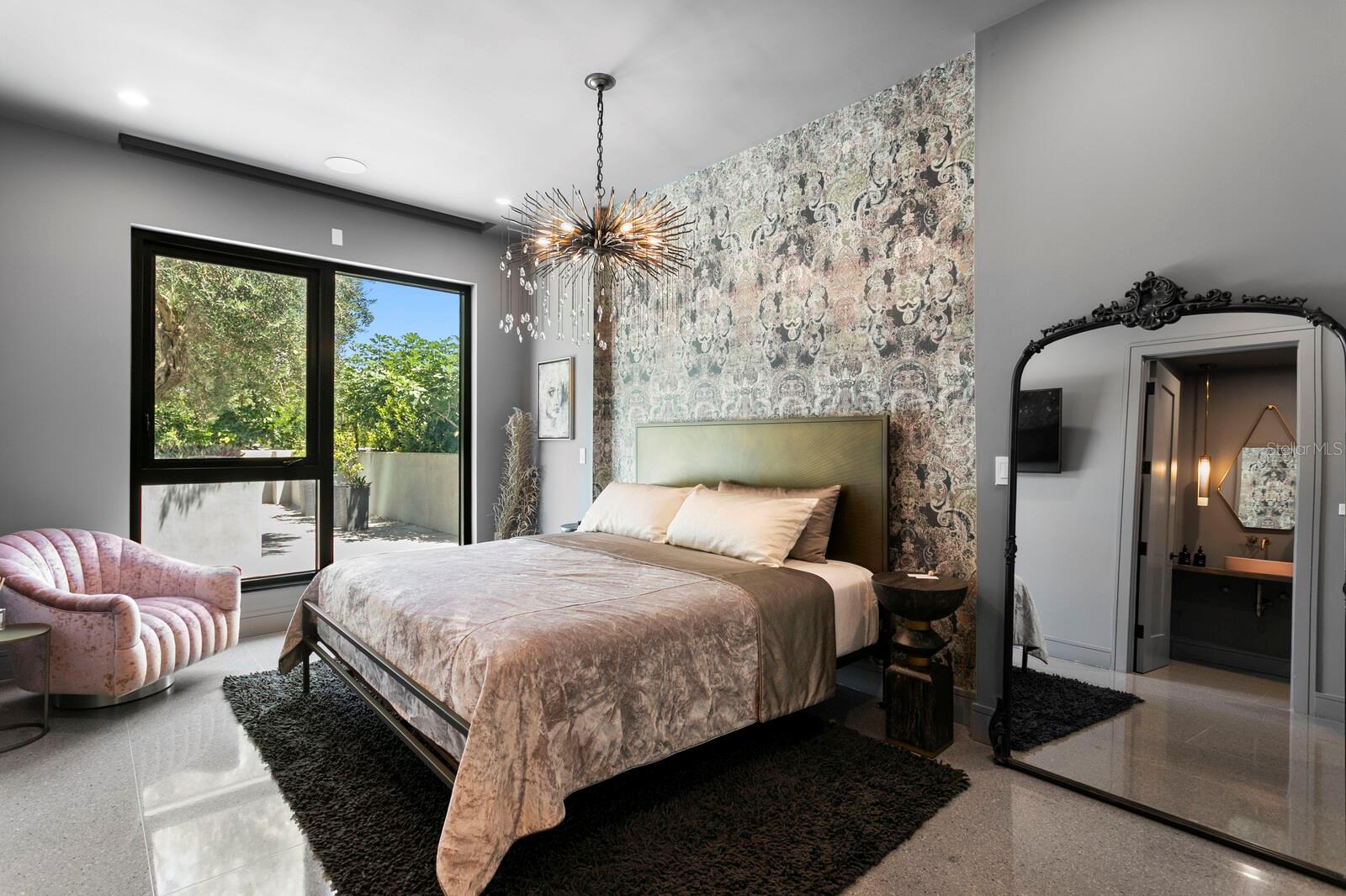 2619 BAYSHORE BLVD #200