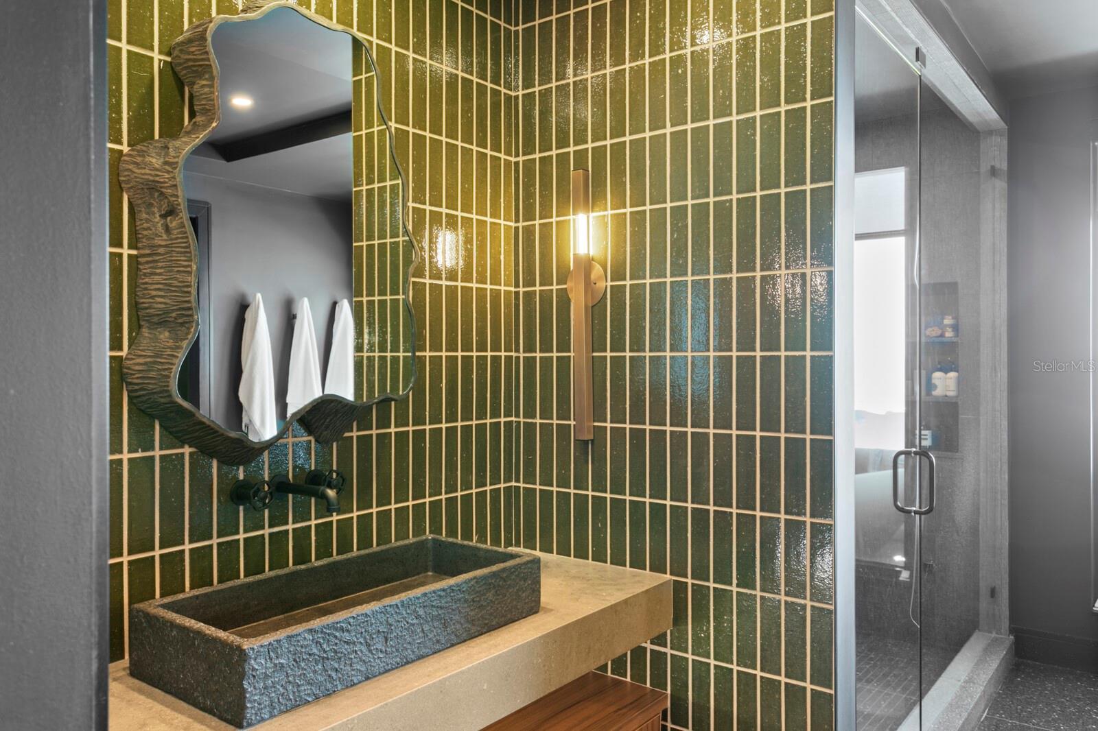 2619 BAYSHORE BLVD #200