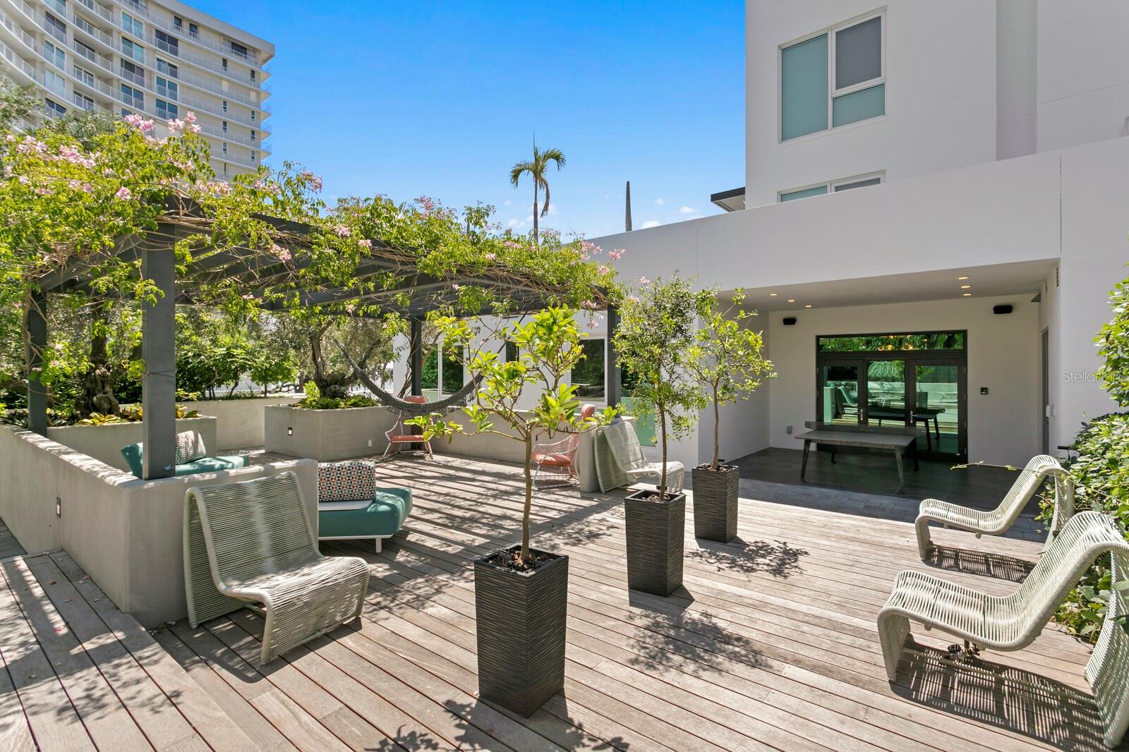 2619 BAYSHORE BLVD #200