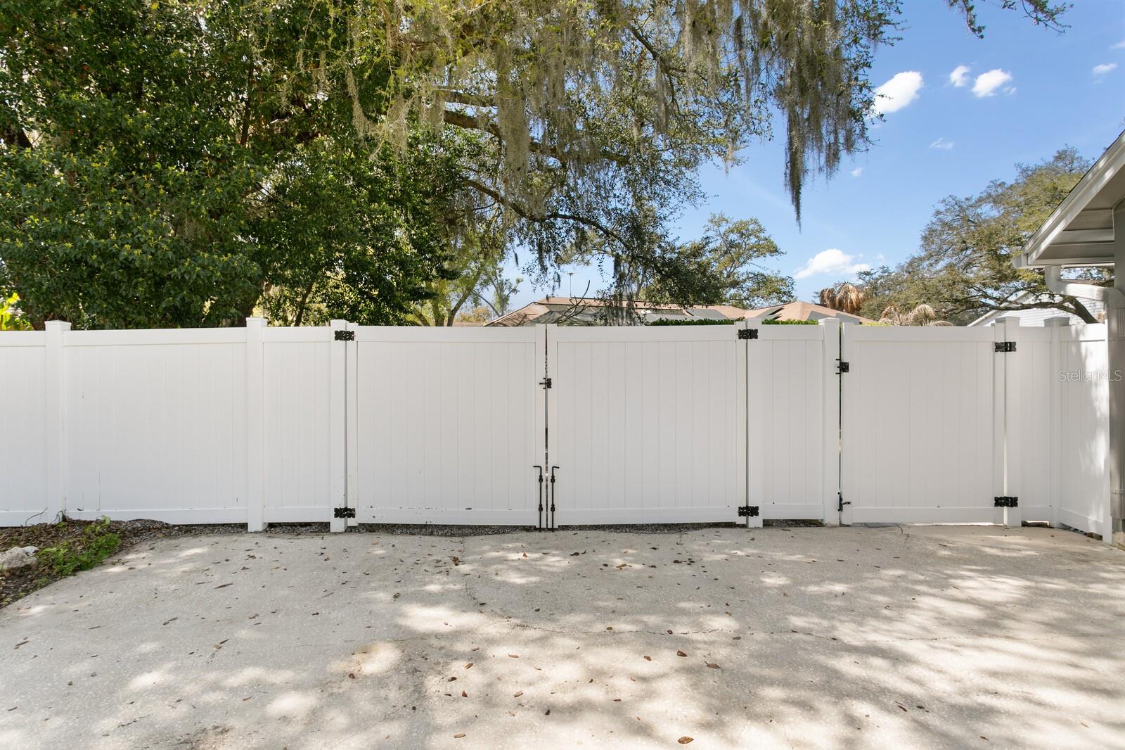 6404 JOSEPHINE ARBOR PL