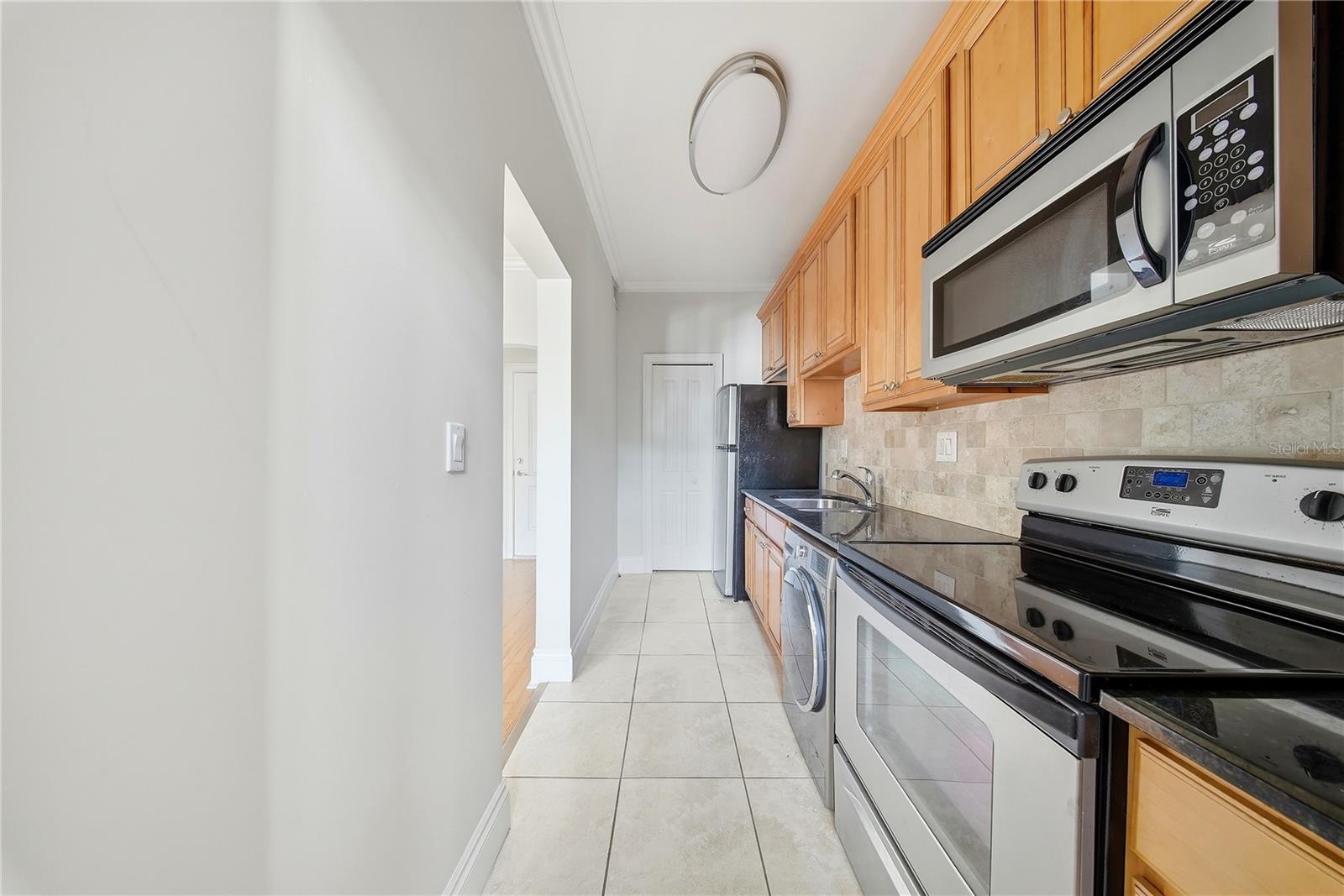 2117 W DEKLE AVE #G1