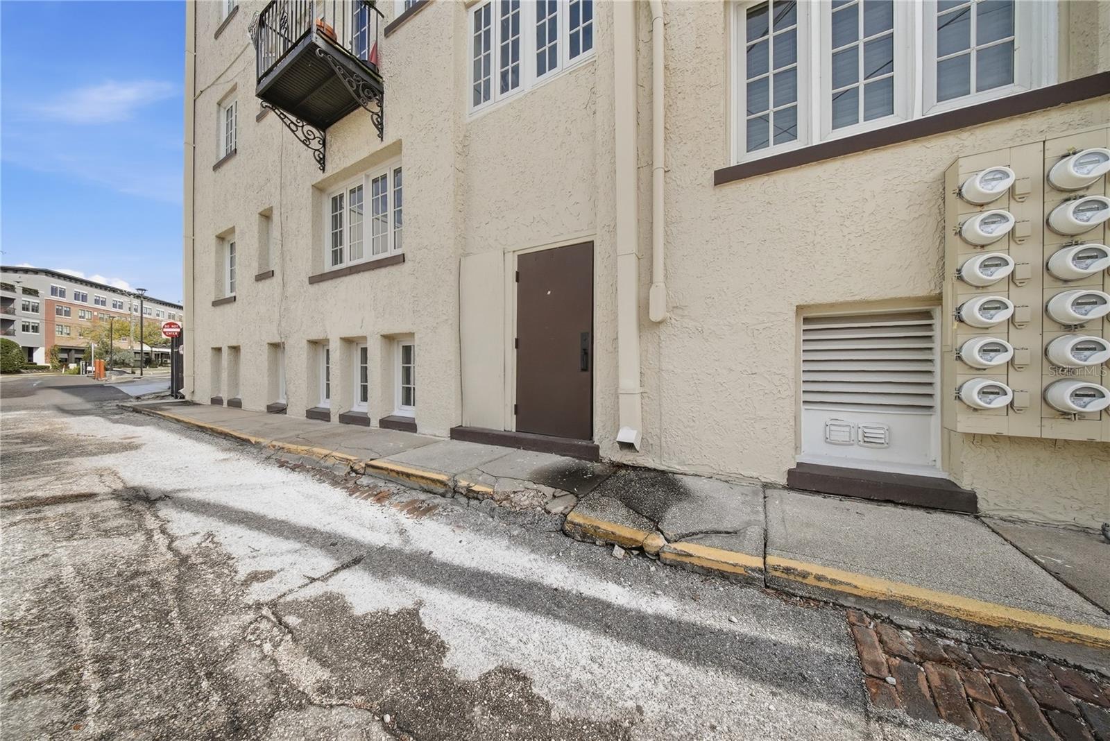 2117 W DEKLE AVE #G1