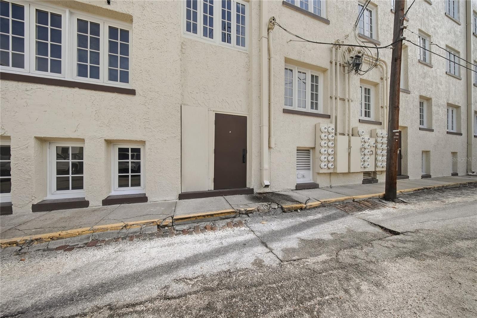 2117 W DEKLE AVE #G1