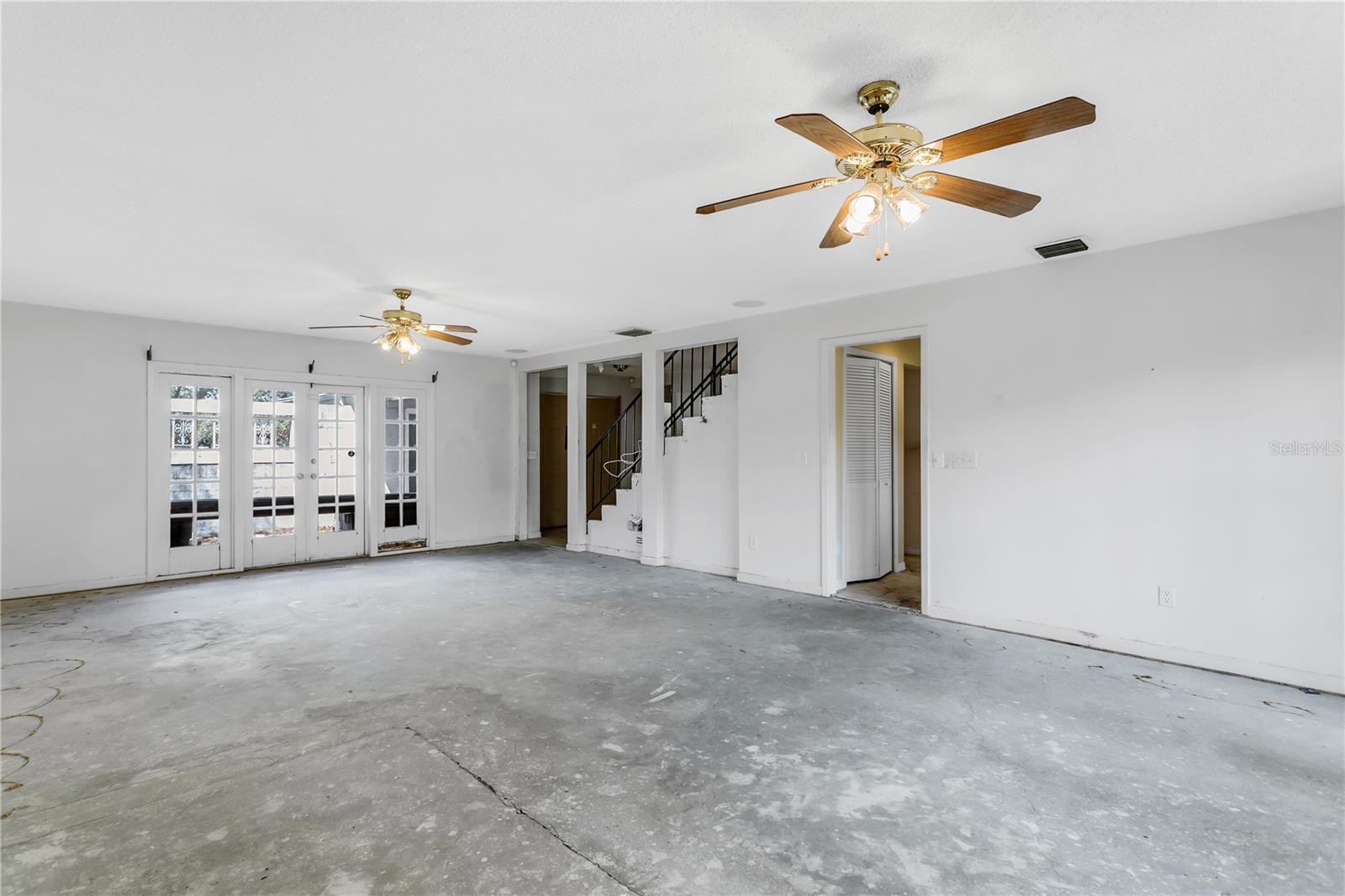 6734 TWELVE OAKS BLVD