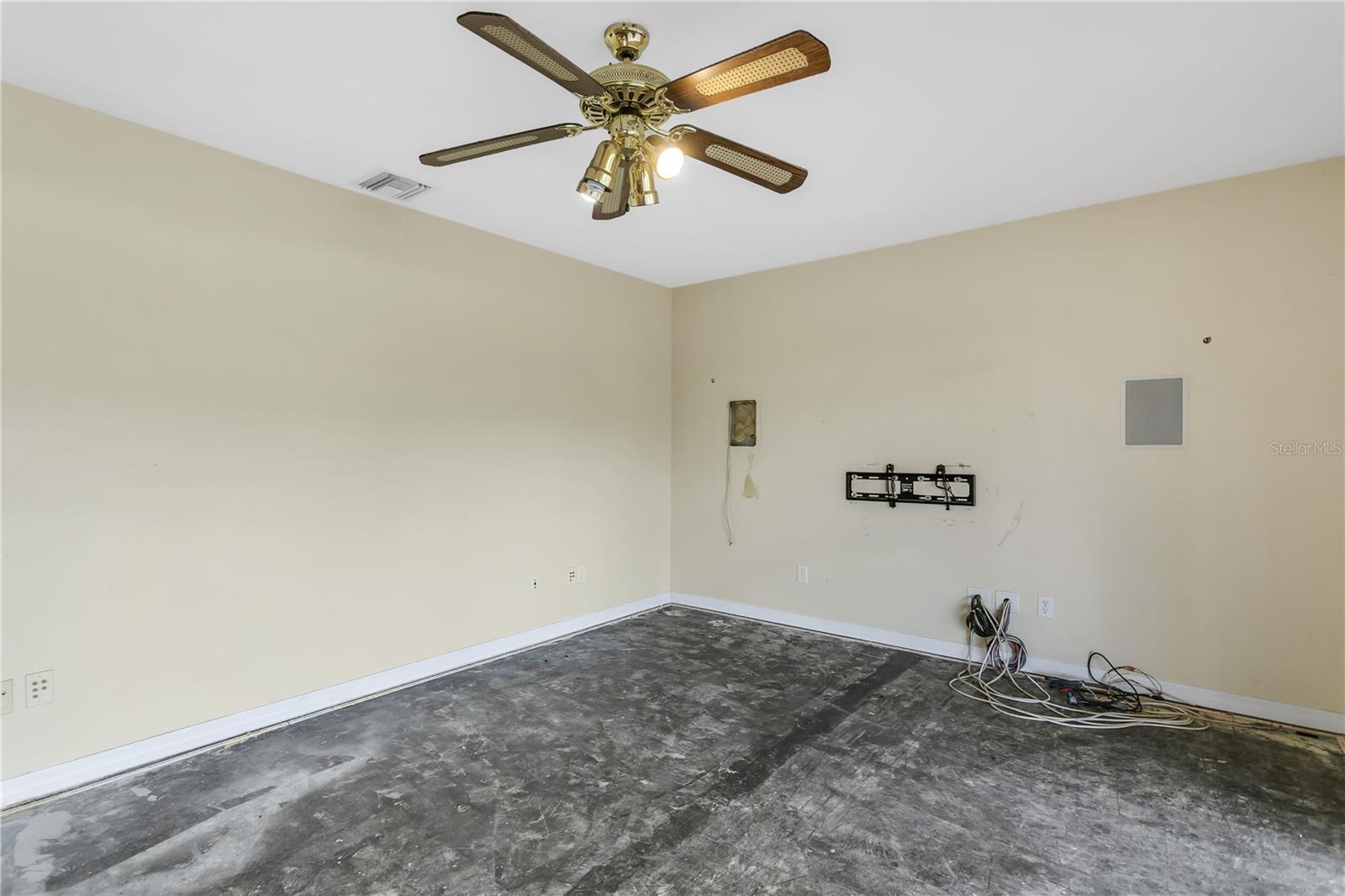 6734 TWELVE OAKS BLVD