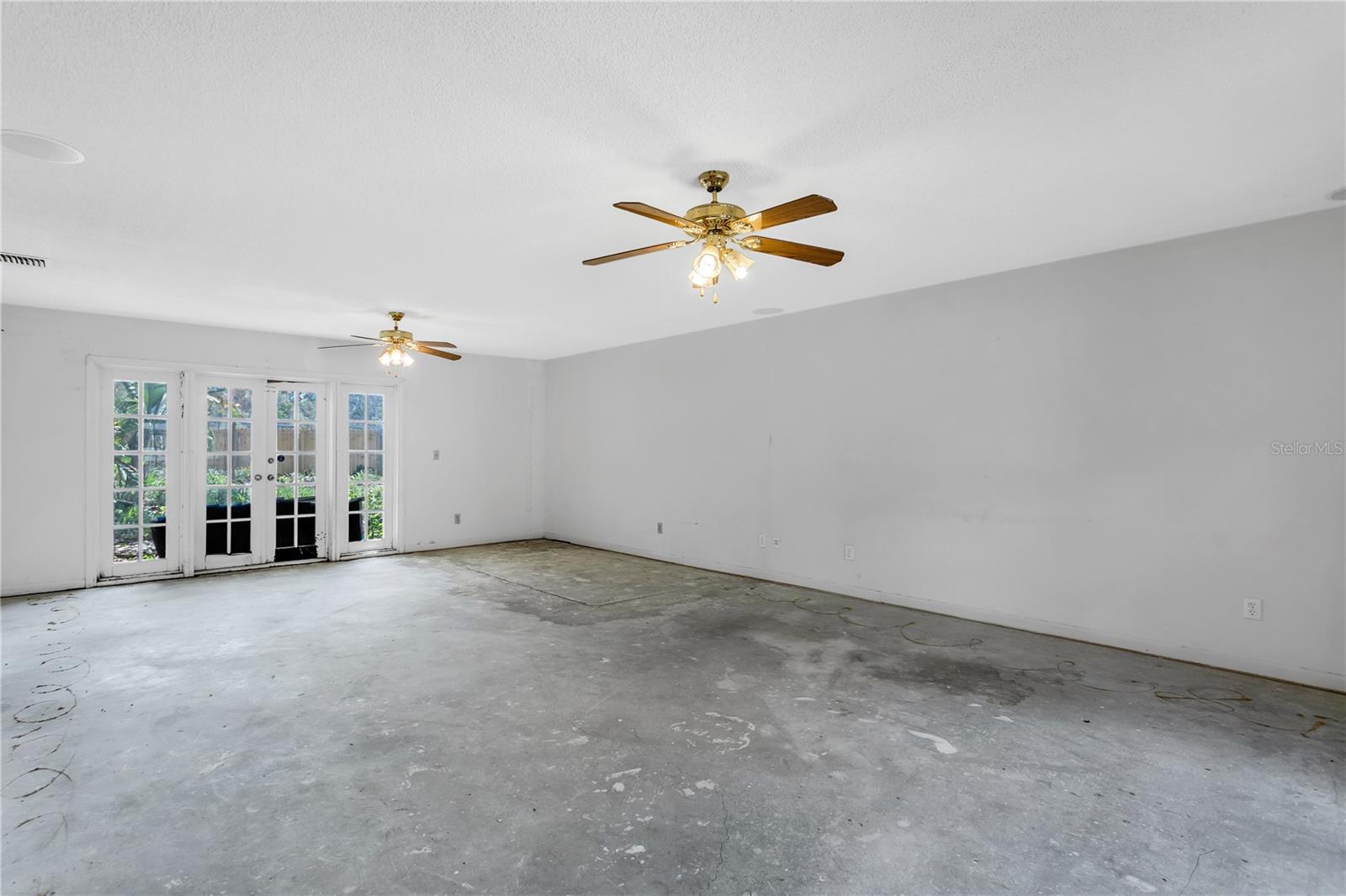 6734 TWELVE OAKS BLVD