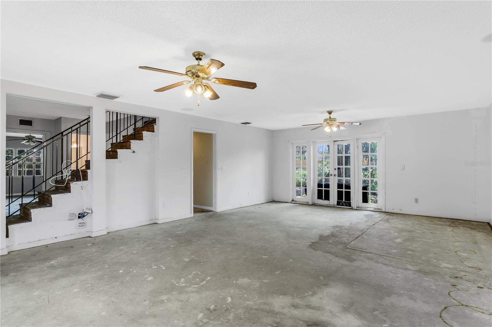 6734 TWELVE OAKS BLVD