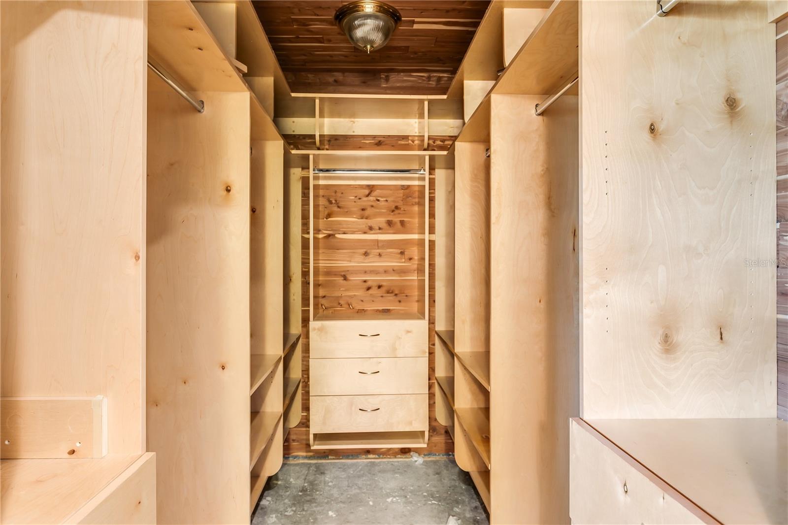 6734 TWELVE OAKS BLVD