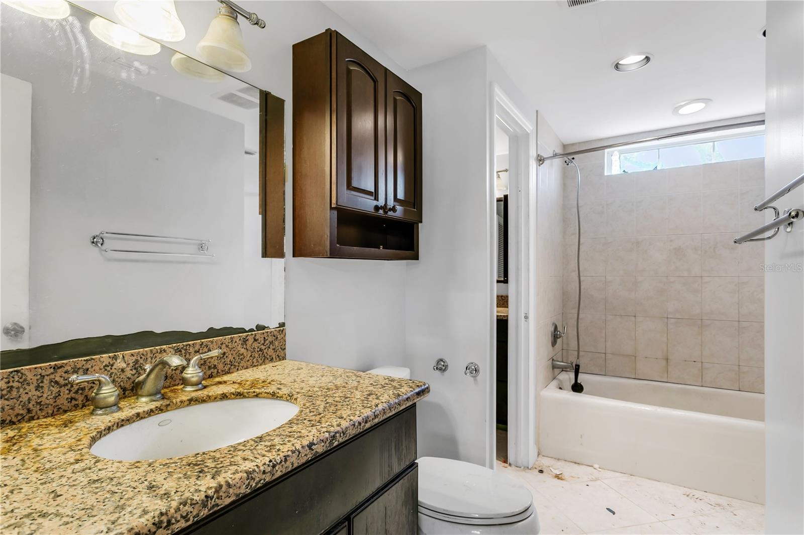 6734 TWELVE OAKS BLVD